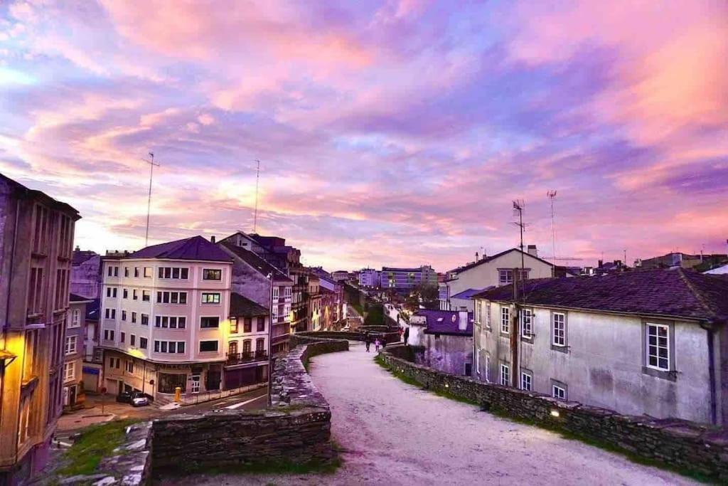 Apartamento Dentro De Muralla Y Parking Gratuito En Pleno Centro Lugo Buitenkant foto