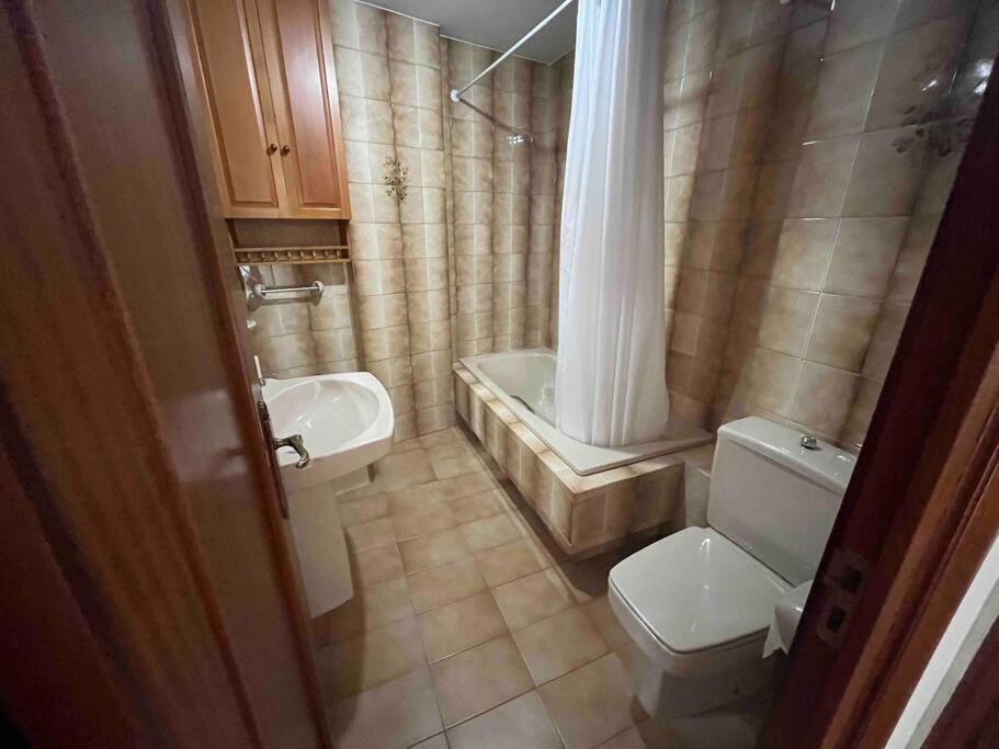 Apartamento Dentro De Muralla Y Parking Gratuito En Pleno Centro Lugo Buitenkant foto